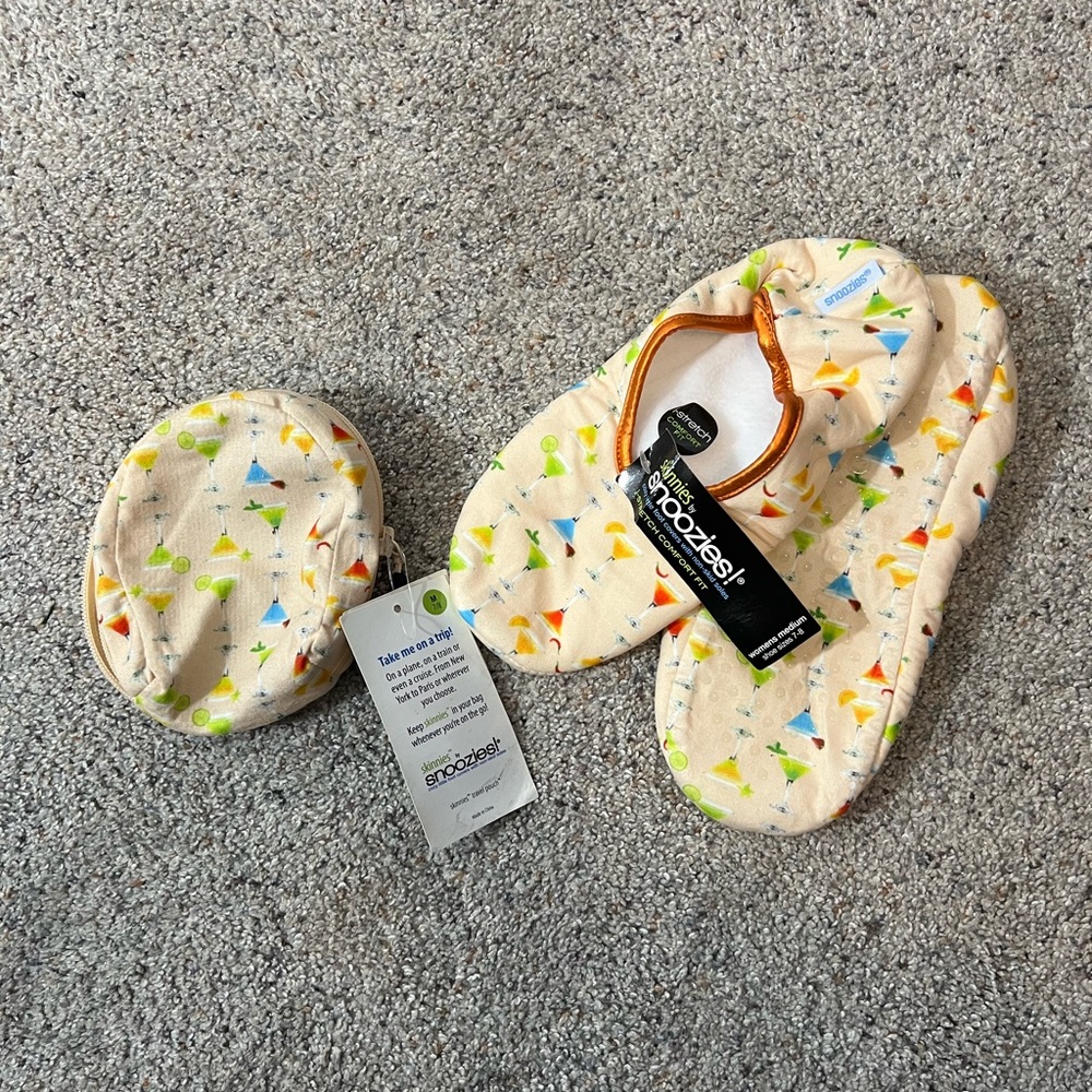 NWT Snoozies! On The Go Travel Skinnies